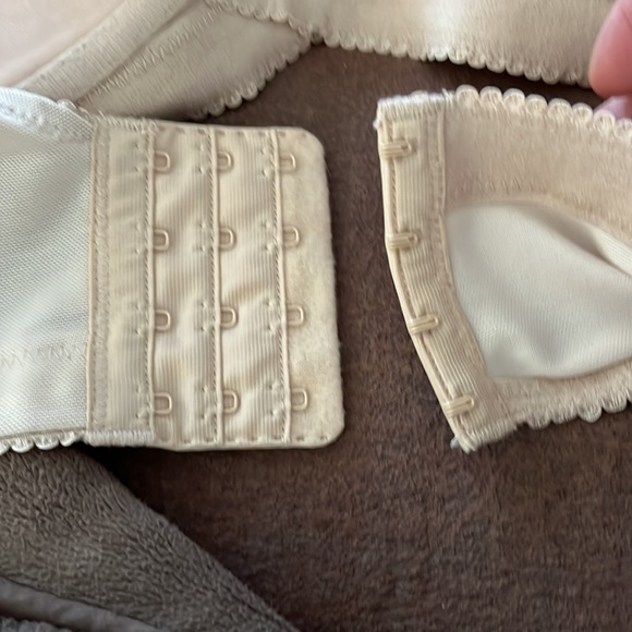 Elila 42E / 42DD Elila Embroidered Wire-free Bra - Nude - Picture 5 of 7